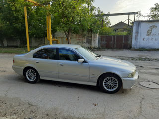 BMW 5 Series foto 2