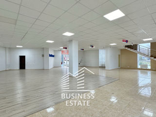 Chirie! 300 m2! Parter! Centru, bd. Dacia! Parking! Open Space!