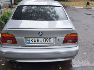 BMW 5 Series foto 6