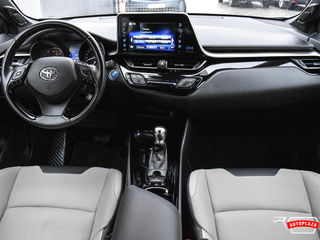 Toyota C-HR foto 11