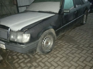 Mercedes Series (W124) foto 2