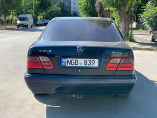 Mercedes E-Class foto 4