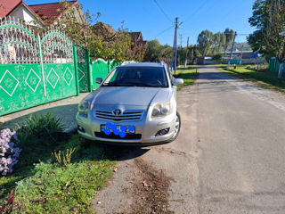 Toyota Avensis foto 3