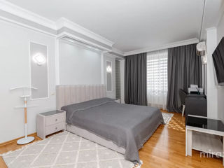 Apartament cu 3 camere, 130 m², Centru, Chișinău foto 2
