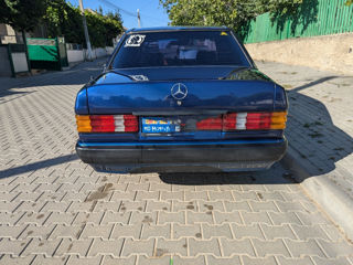 Mercedes 190 foto 3