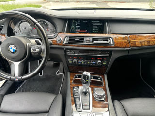 BMW 7 Series foto 7