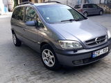 Opel Zafira foto 2