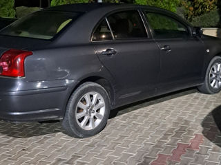 Toyota Avensis foto 5