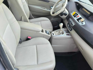 Renault Grand Scenic foto 8