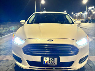 Ford Fusion foto 2