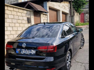 Volkswagen Jetta foto 4