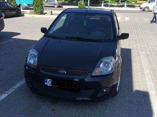 Ford Fiesta foto 4