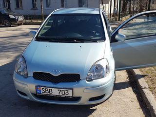 Toyota Yaris foto 1