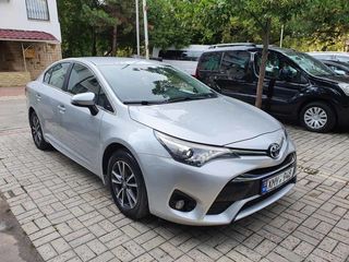 Toyota Avensis foto 1