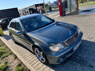 Mercedes C-Class foto 10