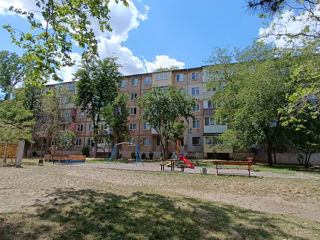 Apartament cu 3 camere, 59 m², 8 cartier, Bălți