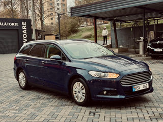 Ford Mondeo foto 2