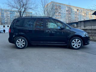 Volkswagen Touran foto 4