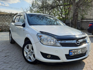 Opel Astra foto 1