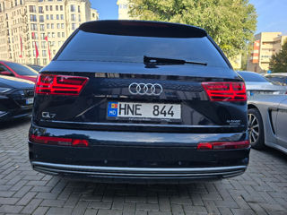 Audi Q7 e-tron foto 2