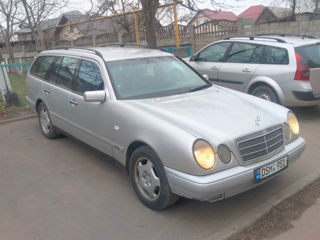 Mercedes E-Class foto 3