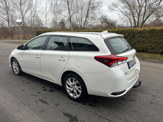 Toyota Auris foto 4