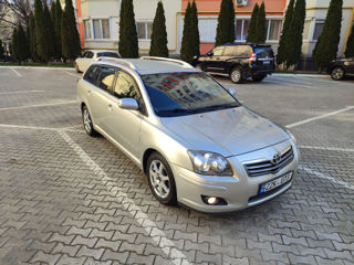 Toyota Avensis foto 4