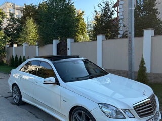 Mercedes E-Class foto 1