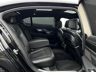 BMW 7 Series foto 8