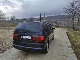 Volkswagen Sharan foto 2