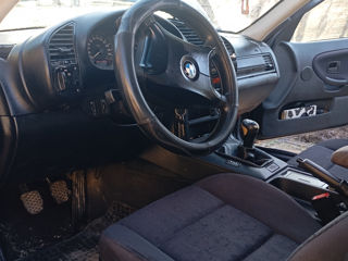 BMW 3 Series foto 5