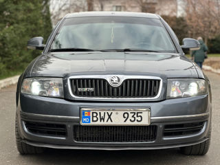 Skoda Superb foto 2