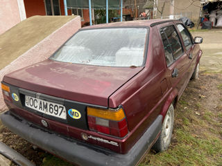 Volkswagen Jetta foto 4