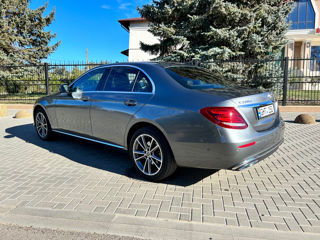 Mercedes E-Class foto 2