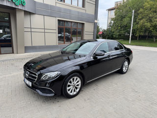 Mercedes E-Class foto 1