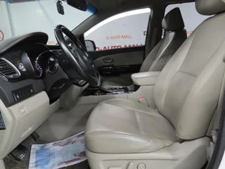 KIA Carnival foto 4