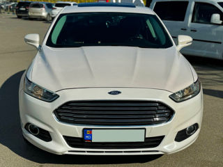 Ford Fusion foto 2