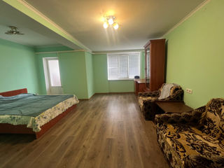 Apartament cu 2 camere, 90 m², Centru, Chișinău foto 3