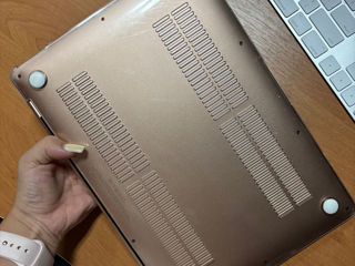 Vând MacBook Air Rose Gold, limited edition foto 5