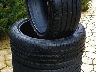 Kumho. 275/35/r20. 245/40/r20. Комплект Разноширокие. foto 1