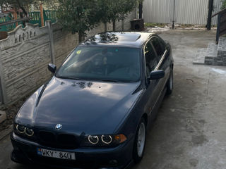 BMW 5 Series foto 4