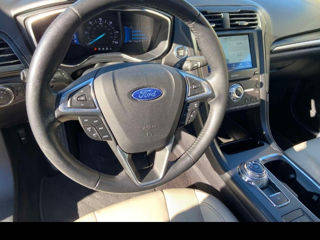 Ford Fusion foto 8