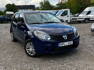 Dacia Sandero foto 1