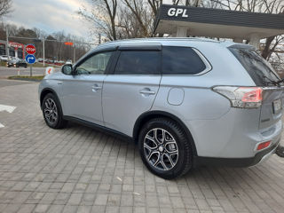 Mitsubishi Outlander foto 5