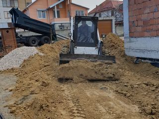 Servicii bobcat buldoexcavator autobasculanta kamaz demolare si evacuare matereale de construcție foto 7