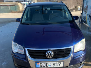 Volkswagen Touran foto 4