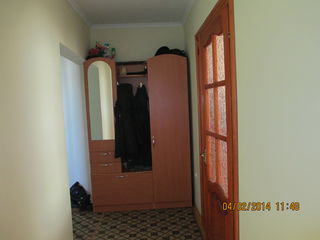 Se vinde urgent apartament gata de trai la un loc convenabil. Merita vazut. foto 3