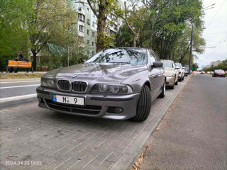 BMW 5 Series foto 2