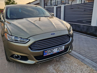 Ford Fusion foto 2