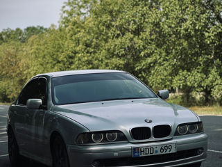 BMW 5 Series foto 1